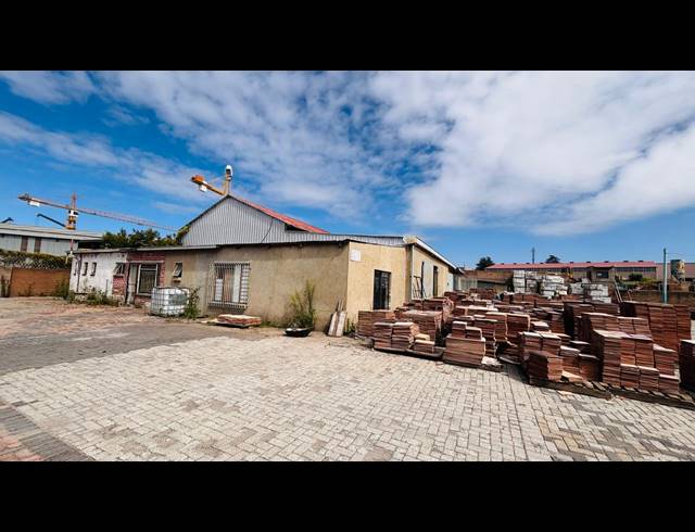 22,489M² INDUSTRIAL YARD TO LET IN CHAMDOR